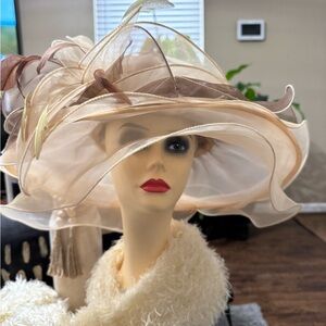 EUC Elegant Organza Cream and Tan Women's Hat
